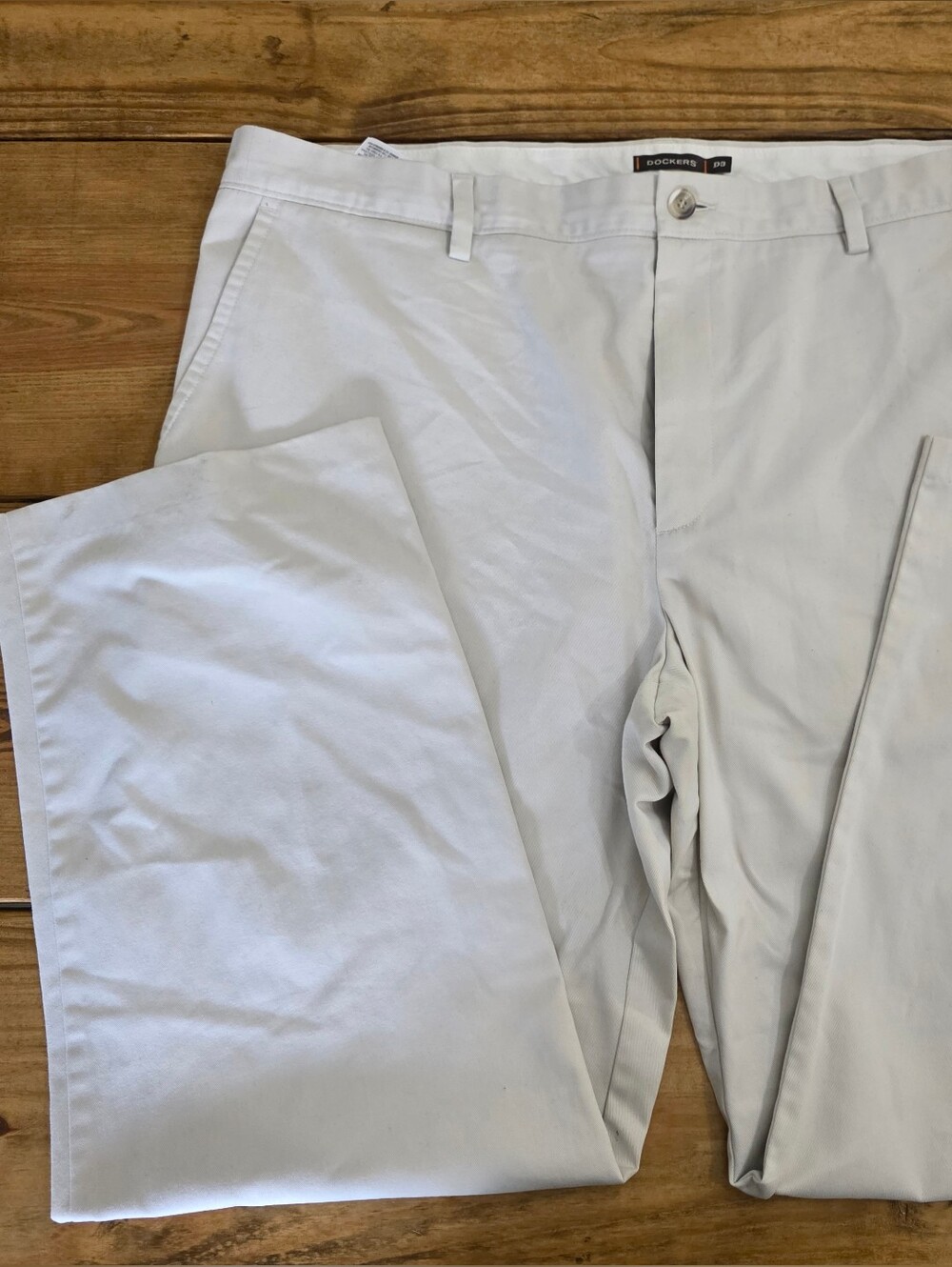 Dockers Light Gray Men's Chinos - Classic Fit